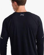 Pánské triko s dlouhým rukávem 2XU Black/Silver Reflective - MR6556a-BLKSRF_5