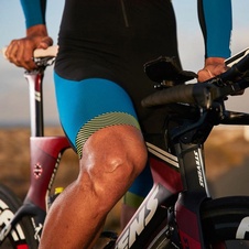 Pánská kombinéza Zone3 AEROFORCE SHORT SLEEVE NANO TRISUIT - BLACK/ BLUE/ YELLOW