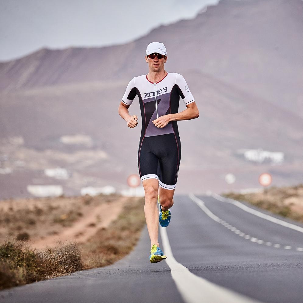 Zone3 men's lava long outlet distance short sleeve aero suit